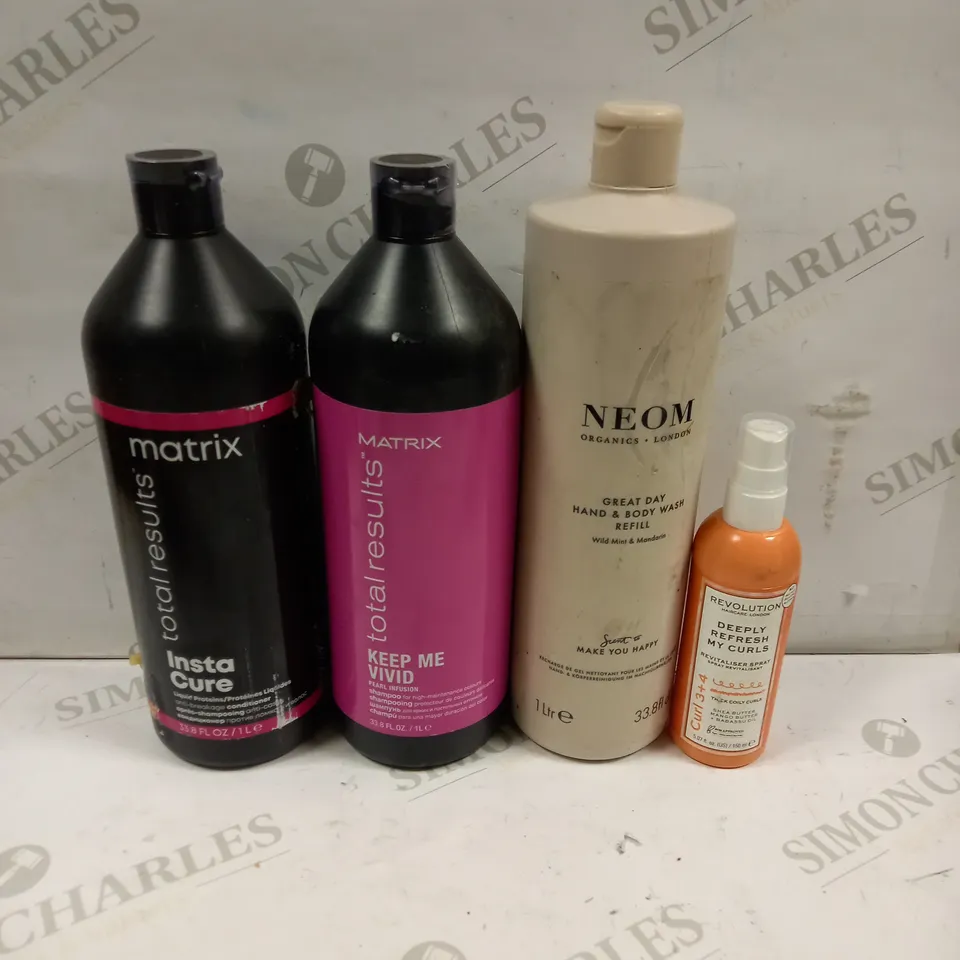 BOX OF 4 ASSORTED HAIR/BODY CARE PRODUCTS TO INCLUDE MATRIX SHAMPOO, REVOLUTION REVITALISER SPRAY, NEOM GREAT DAY BODY WASH ETC 