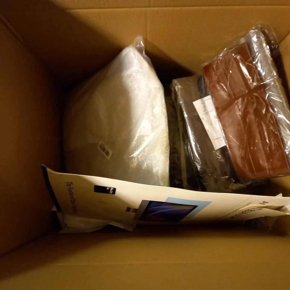 BOX OF APPROXIMATELY 10 HOUSEHOLD ITEMS TO INCLUDE SHELVING, BAUBLES, TAPE, ETC