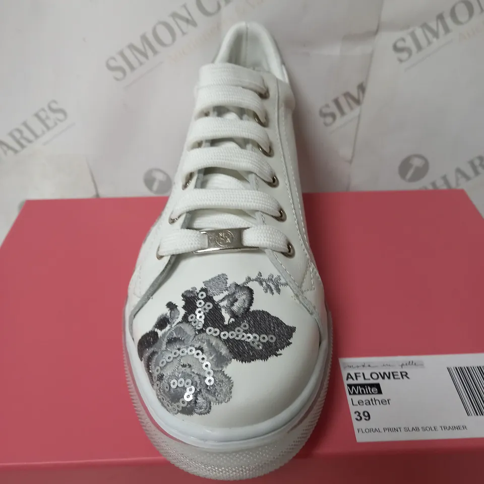 BOXED MODAIN PELLE AFLOWER WHITE SHOES SIZE 39