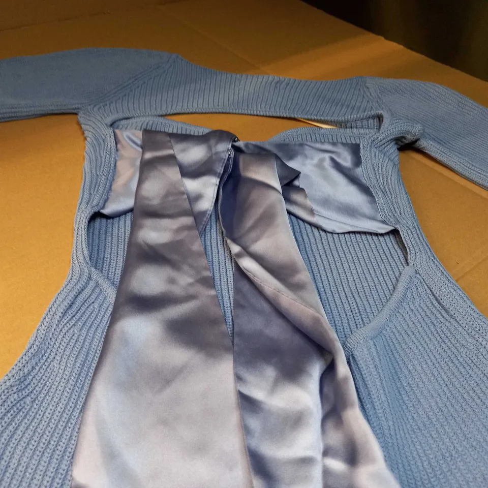 LAVAND BLUE KNITTED/SATIN BOW/BACK DETAILED FORM FITTING MINI DRESS/SHORT SET - MEDIUM 