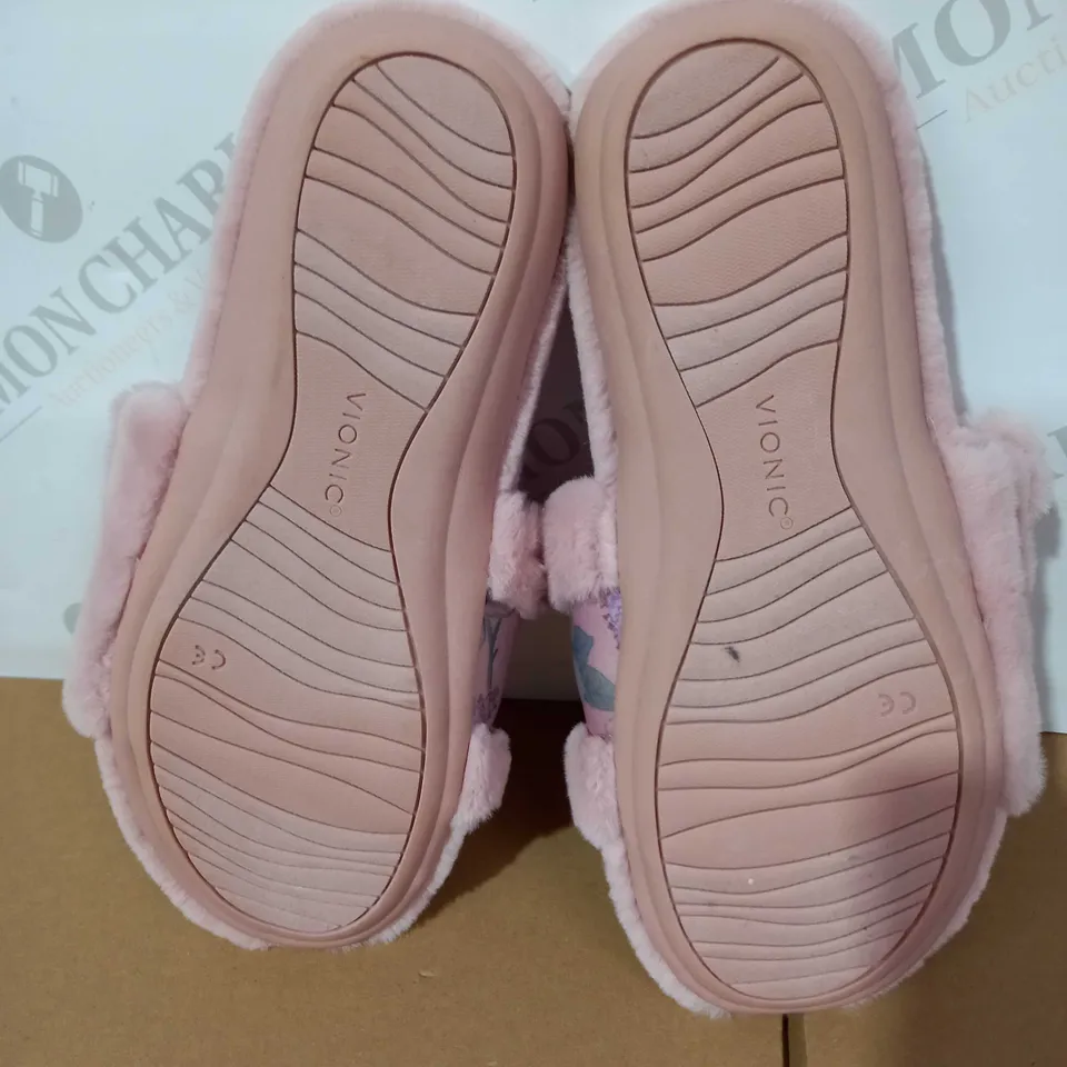 VIONIC FLORAL DESIGN PINK FLUFFY SLIPPERS, SIZE 7 UK