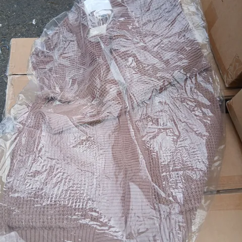 APPROXIMATELY 18 BRAND NEW UNIVERSAL THREAD GOODS CO TAUPE CARDIGANS