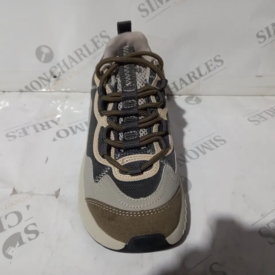PAIR OF PULL & BEAR TRAINERS IN STONE/BROWN UK SIZE 3