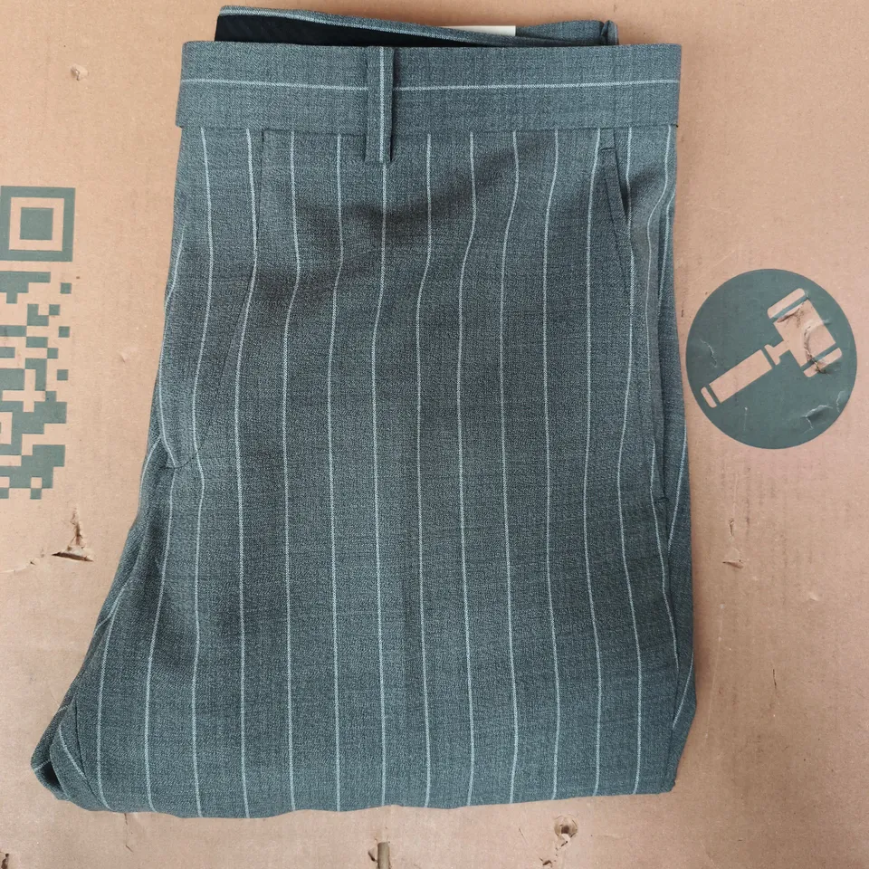 MOSS TAILORED FIT SUIT PANTS IN GREY SIZE 34S