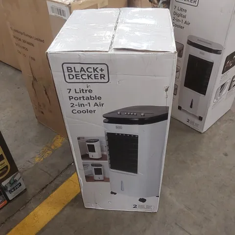 BOXED BLACK + DECKER 7 LITRE POTABLE 2-IN-1 AIR COOLER