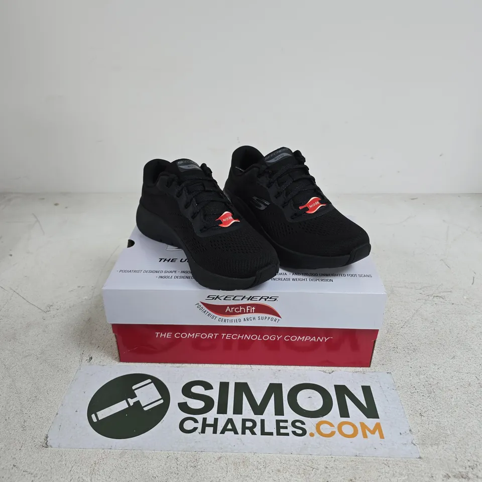 SKETCHERS ARCH FIT BLACK TRAINERS SIZE 4