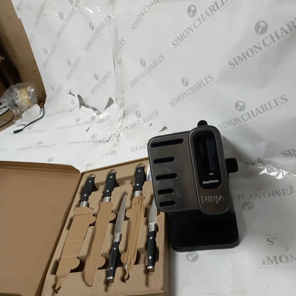 NINJA FOODI STAYSHARP 5 PIECE KNIFE BLOCK WITH INTEGRATED SHARPENER K32005UK