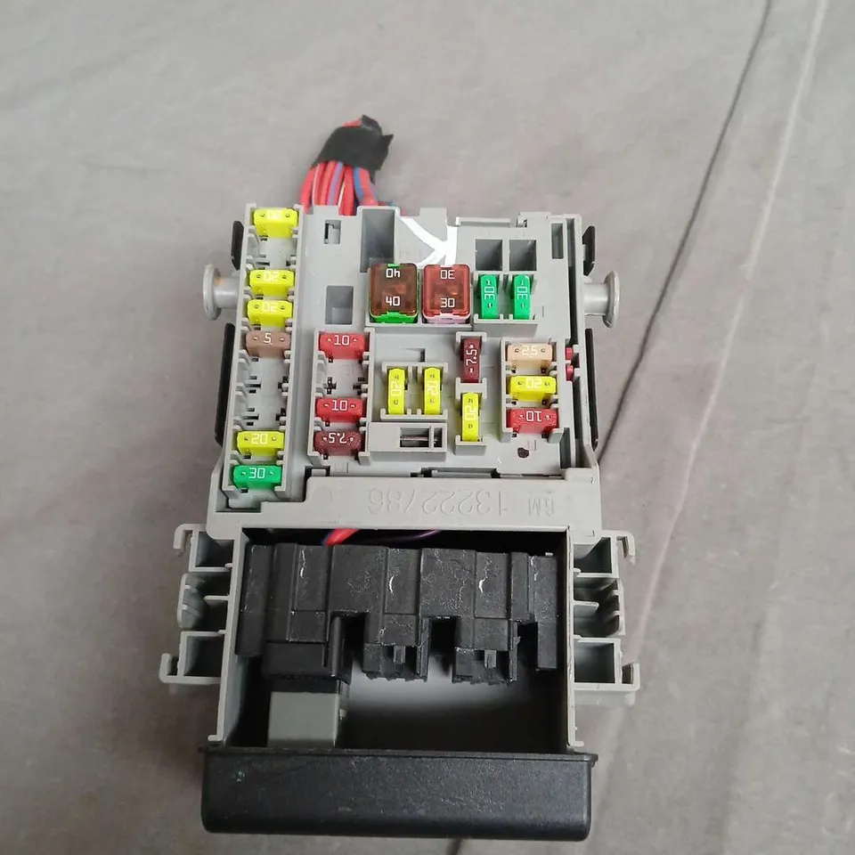 ASTRA FUSE BOX 