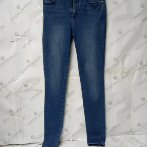 BOX OF APPROXIMATELY 10 ASSORTED WOMEN'S CLOTHING ITEMS INCLUDING JEANS, DRESSES ETC