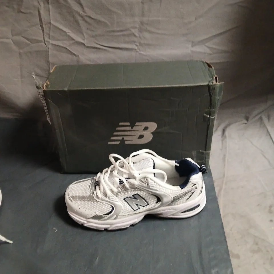 NEW BALANCE RUNNING SHOES – WHITE/GREY, BOXED - UK 6 