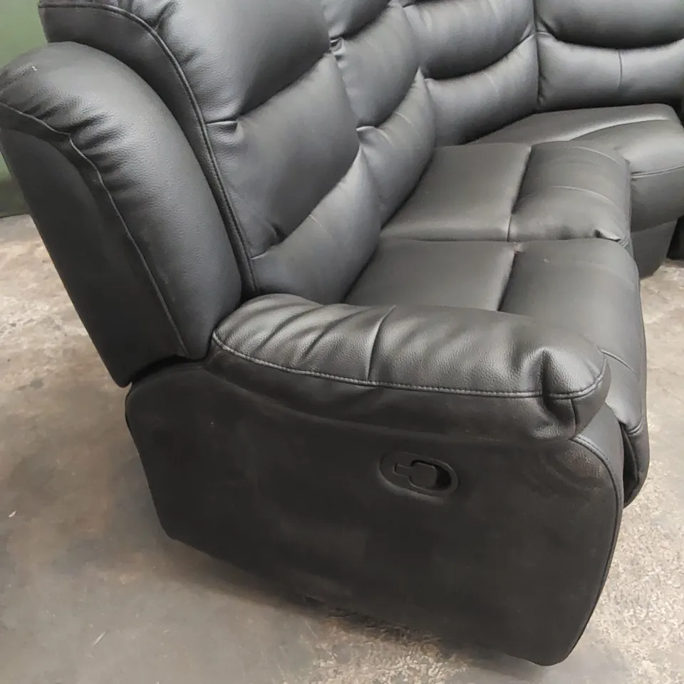 DESIGNER 5 SEATER CURVED LEATHER UPHOLSTERED MANUAL RECLINER SOFA - BLACK