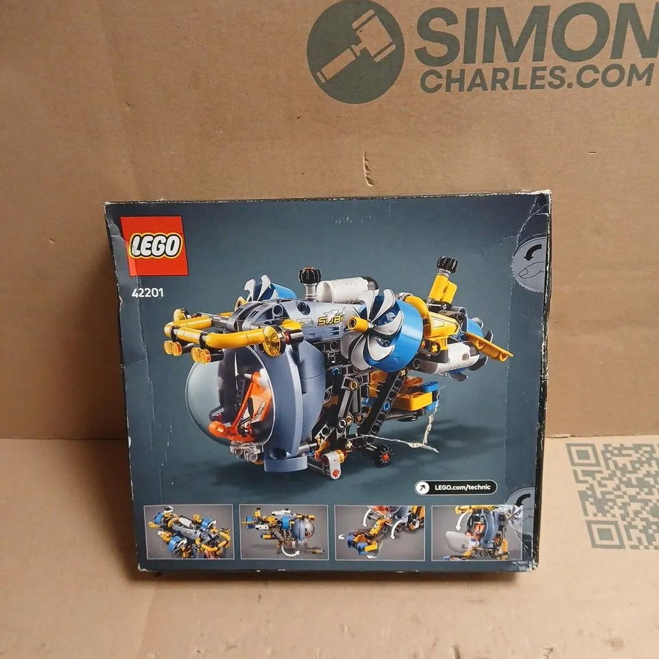 LEGO TECHNIC 9+ DEEP SEA RESEARCH SUBMARINE BOXED