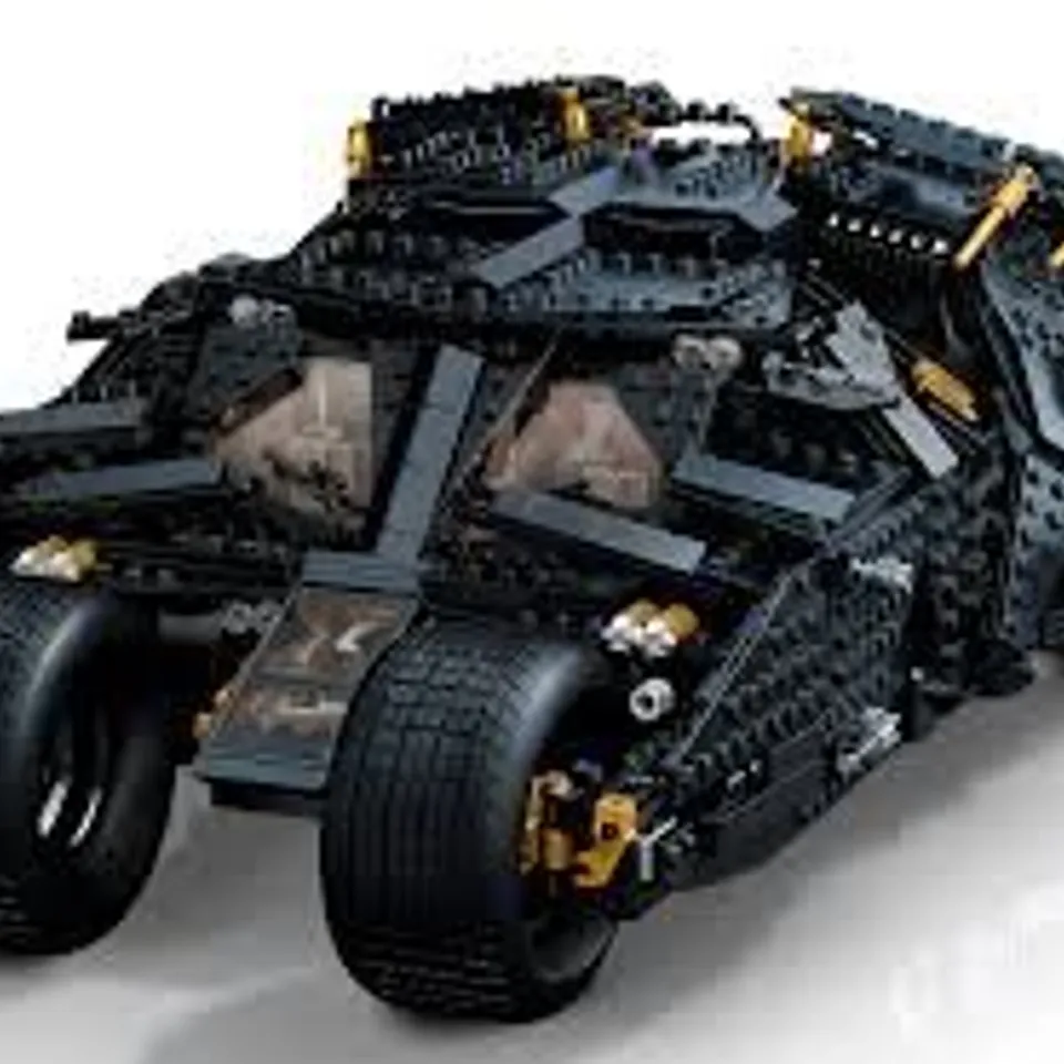 BOXED LEGO 76240 BATMAN THE DARK KNIGHT TRILOGY BATMOBILE TUMBLER 76240 RRP £229.99