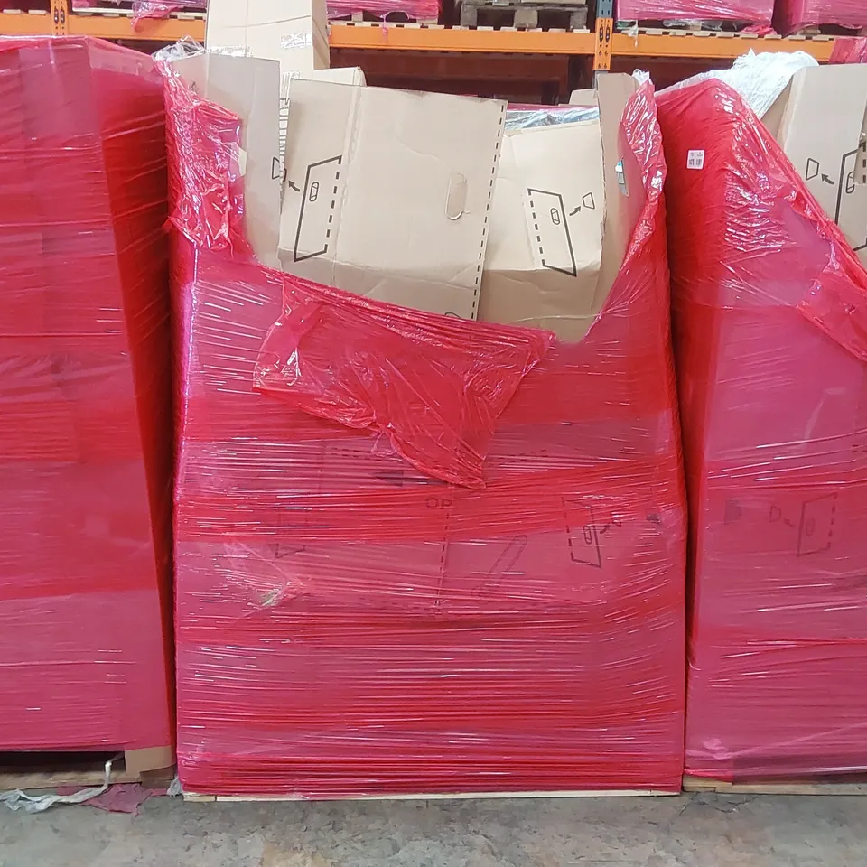 PALLET OF ASSORTED ITEMS INCLUDING: CARBON FIBER BIKE HANDLE BARS, KIDS KICK SCOOTER, INFLATABLE POOL, INLINE SKATES, DOG BOOSTER SEAT, FOLDING STEP ECT