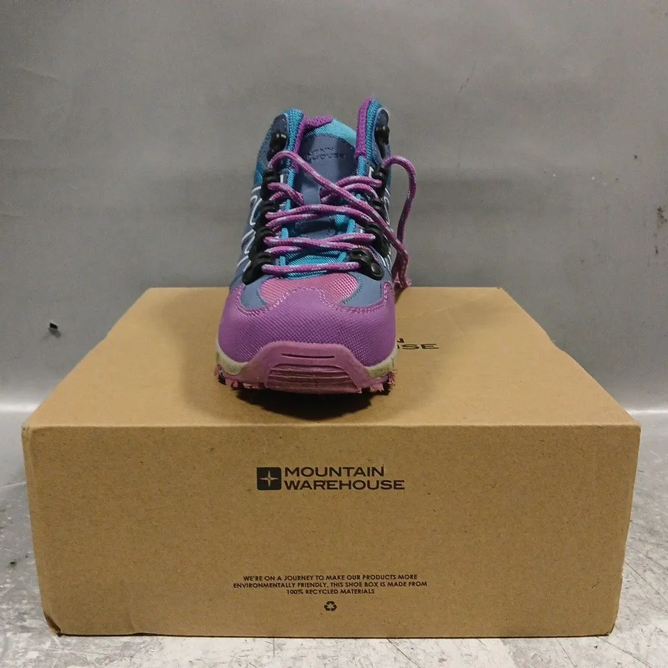 BOXED PAIR OF MOUNTAIN WAREHOUSE OSCAR 2 KIDS WALKING BOOTS IN LILAC/MULTI SIZE UK 12
