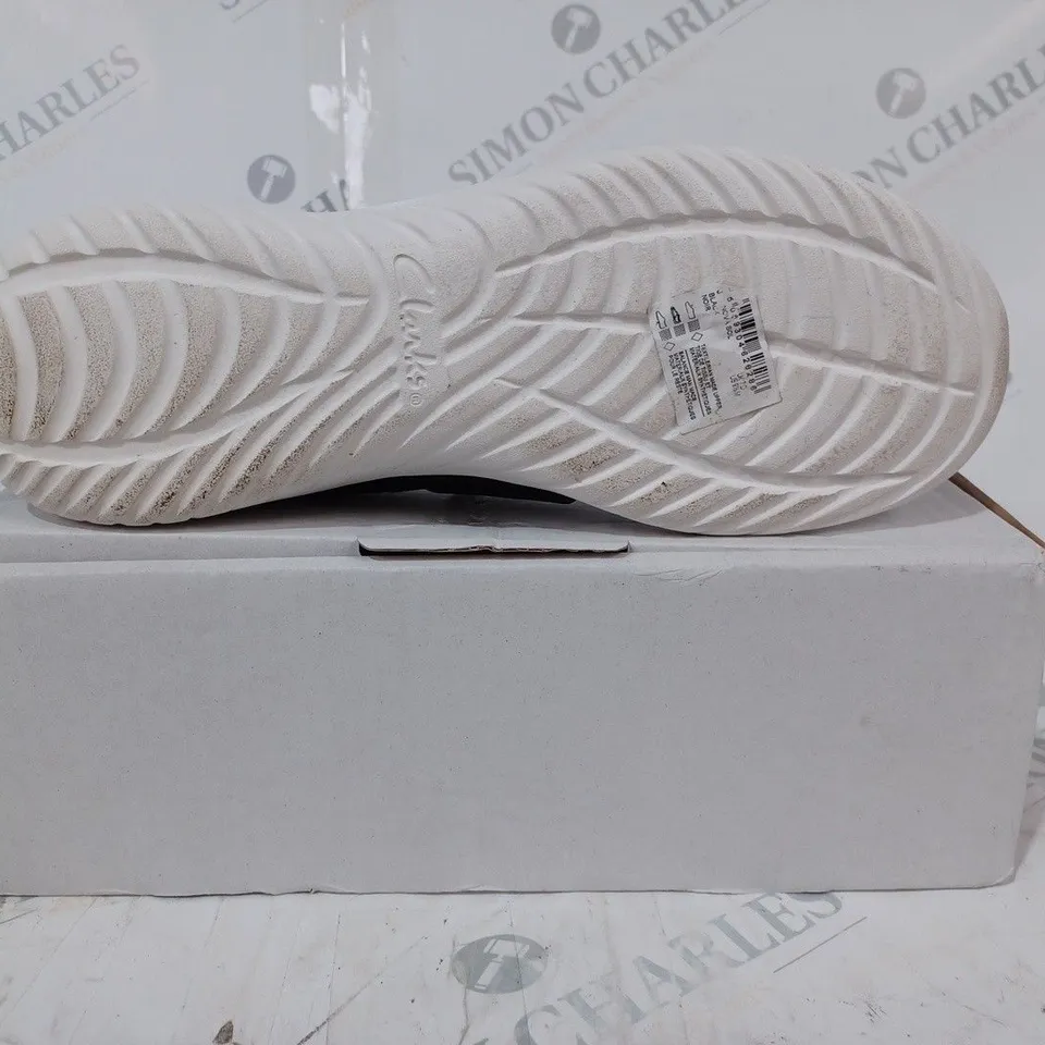 BOXED PAIR OF CLARKS NOVA BALERINA SHOES IN BLACK SIZE 7