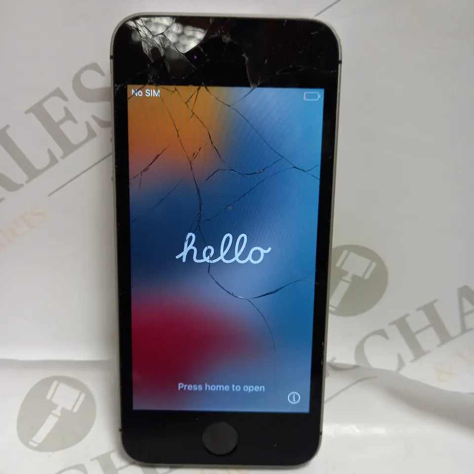 APPLE IPHONE SE SMARTPHONE 