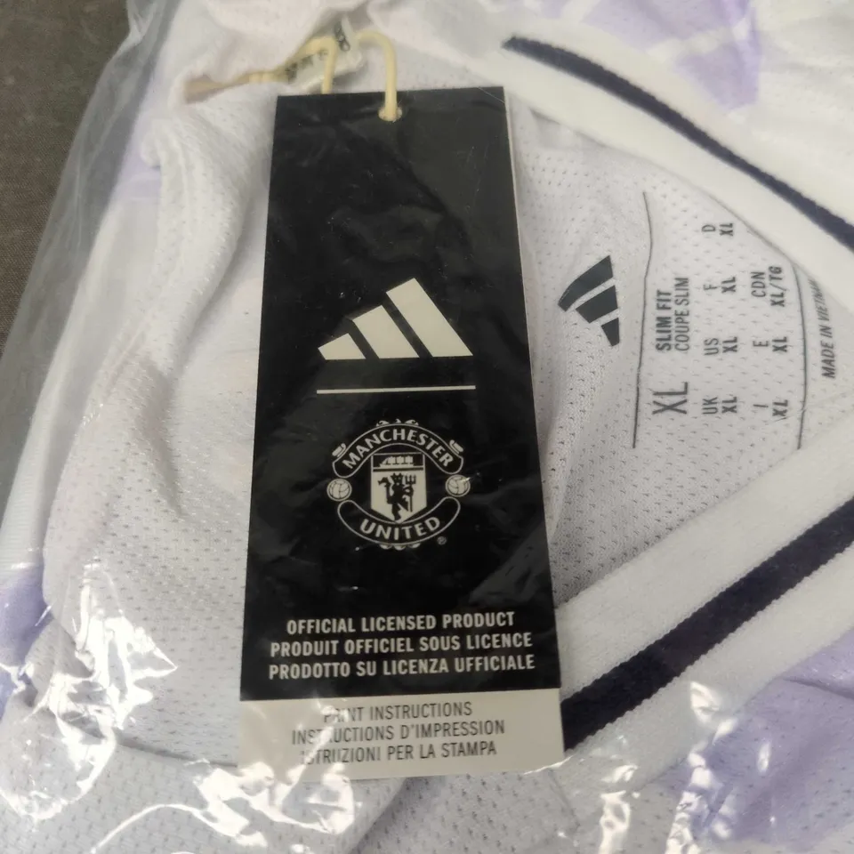 ADIDAS MANCHESTER UNITED SLIM FIT FOOTBALL SHIRT – XL (UK) – OFFICIAL LICENSED PRODUCT