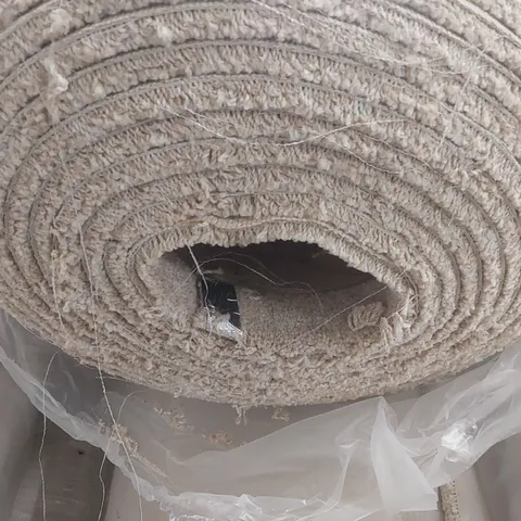 ROLL OF QUALITY HERITAGE EXQUISITE CARPET - APPROXIMATELY 8.7 x 4m