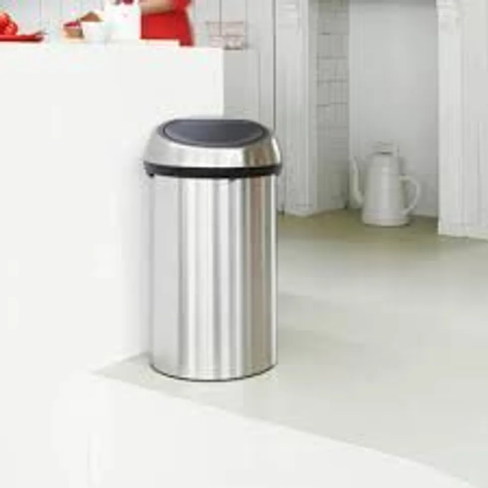 BOXED BRABANTIA 60 LITRE TOUCH BIN - SILVER (1 BOX)