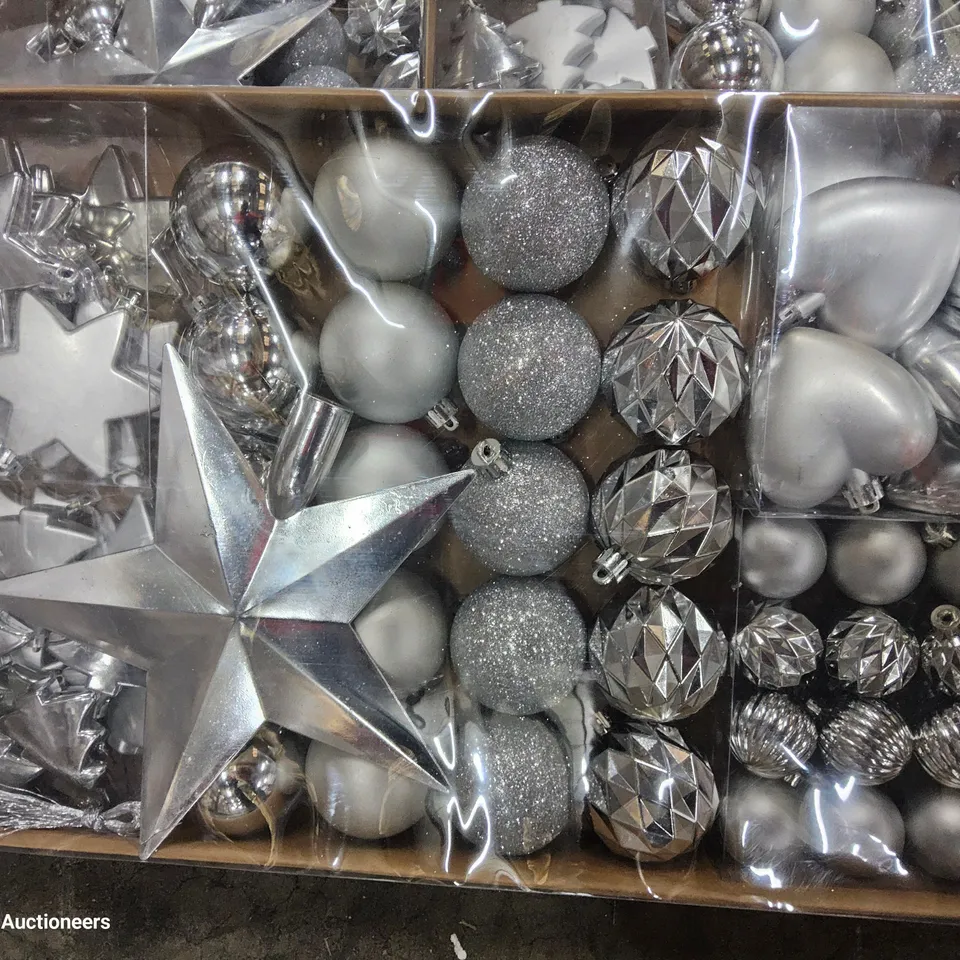 PALLET OF APPROXIMATELY 35 CASES, EACH CONTAINING 4 PACK OF SILVER VALUE PACK DECORATIONS, BRAND NEW. 