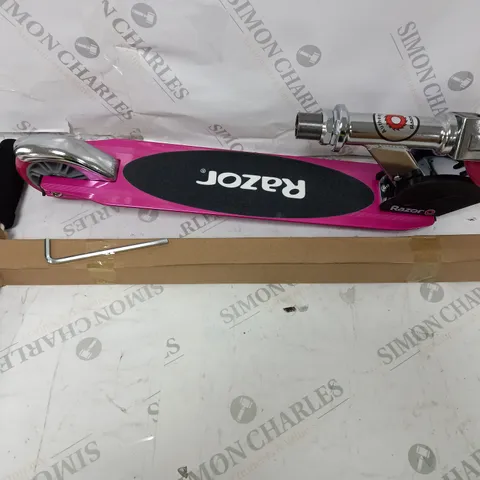 RAZOR SPORTS SCOOTER - PINK