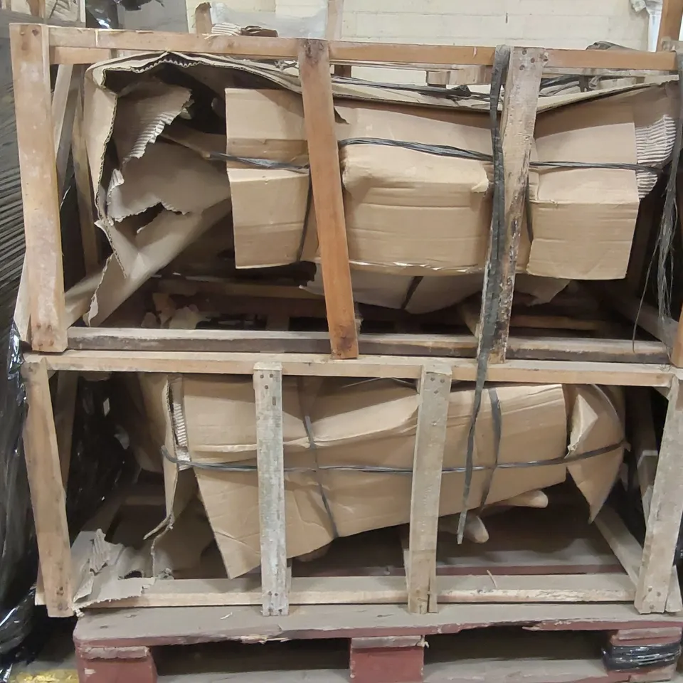 PALLET CONTAINING 2 HOMESDIRECT365 TEAK ROOT DRIFT COFFEE TABLE BASES