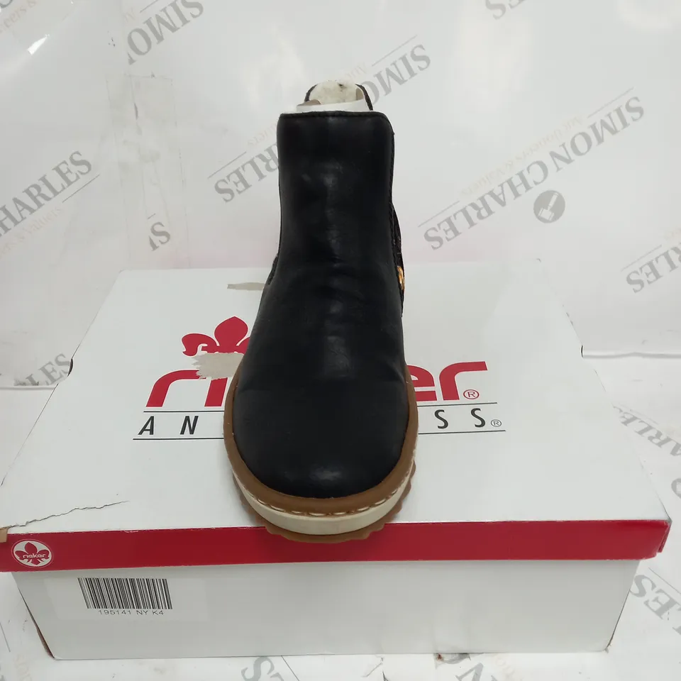 BOXED RIEKER CHELSEA BOOTS, NAVY - SIZE 4