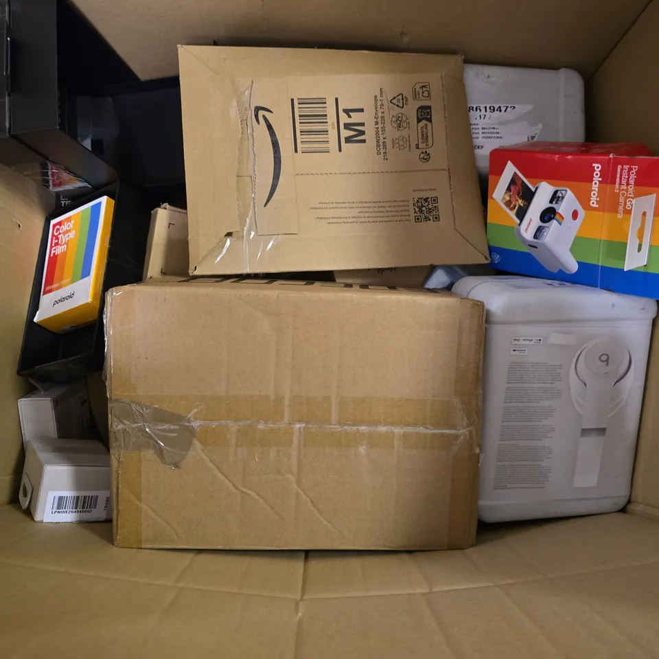 BOX OF APPROXIMATELY 20 ASSORTED BROKEN ITEMS TO INCLUDE - BEATS HEADPHONE , POLAROID CAMERA , POLAROID INSTANT PHOTOS ETC