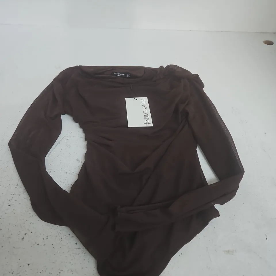 STRADIVARIUS BROWN LONG-SLEEVE TOP – SIZE S
