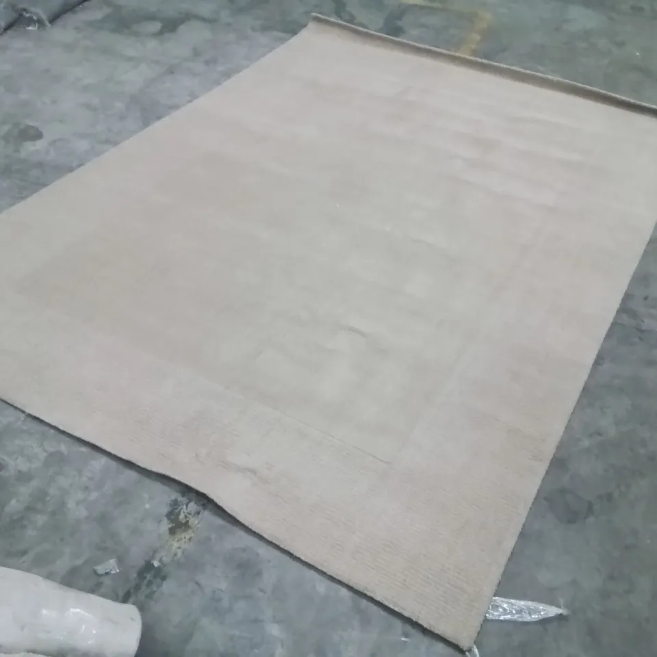 QUALITY DESIGNER AREA RUG - APPROXIMATELY 340X240CM