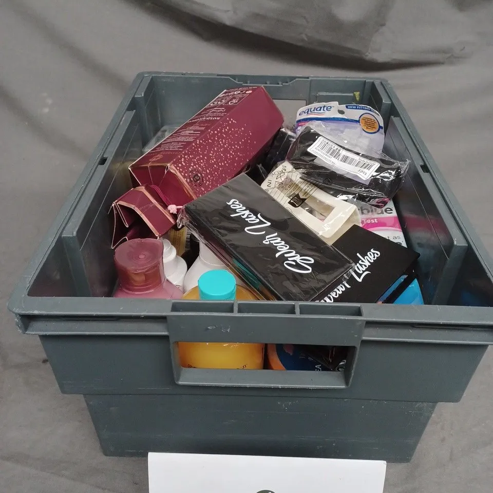 TOTE OF ASSORTED COSMETIC ITEMS TOO INCLUDE , BATH BOMBS , LASHES , ETC 