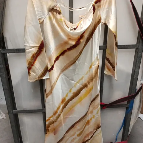 PRETTY LAVISH ETTORE LONG SLEEVE MAXI DRESS – YELLOW OCHRE OMBRE (PRETTY LAVISH) SIZE 10