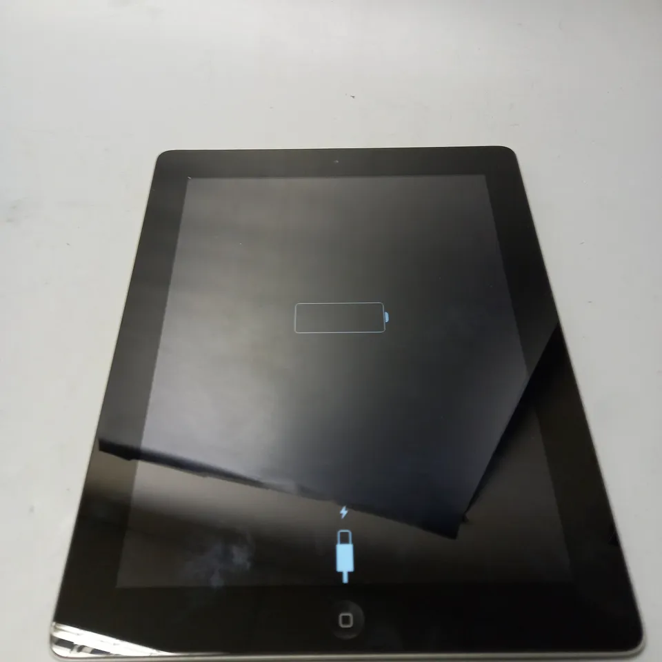 APPLE IPAD A1458 (4TH GEN) TABLET 