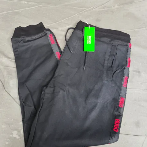 HUGO BOSS JOGGERS IN BLACK - XL