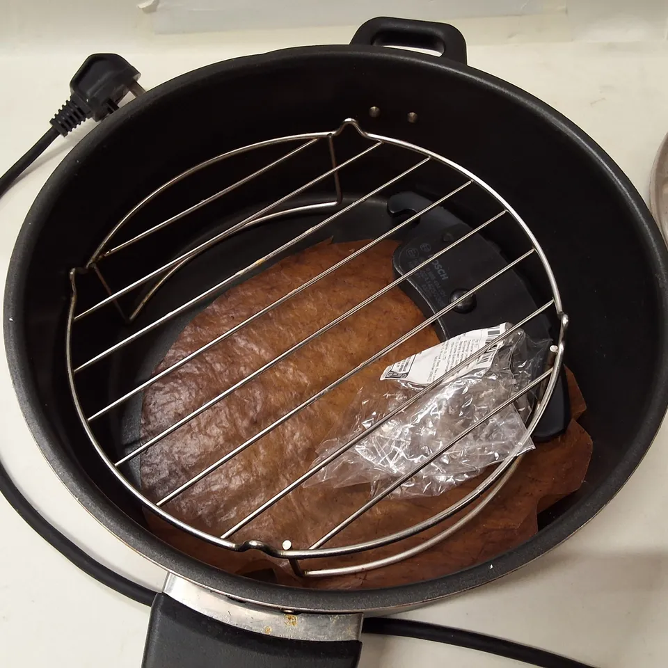 Remoska R2F Electric Frying Pan, 580W, 220-240V