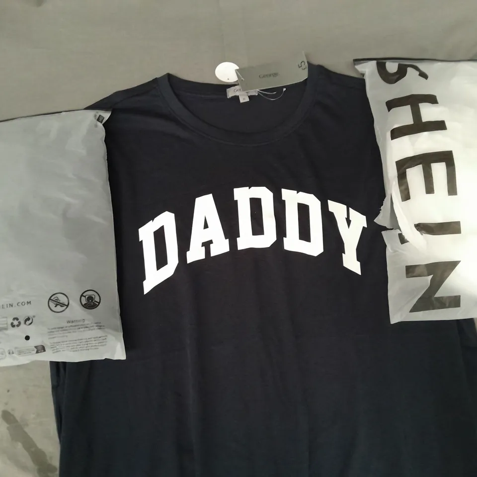 BOX OF APPROXIMATELY 10 ASSORTED CLOTHING AND FASHION ITEMS IN VARIOUS STYLES, SIZES, AND COLOURS 