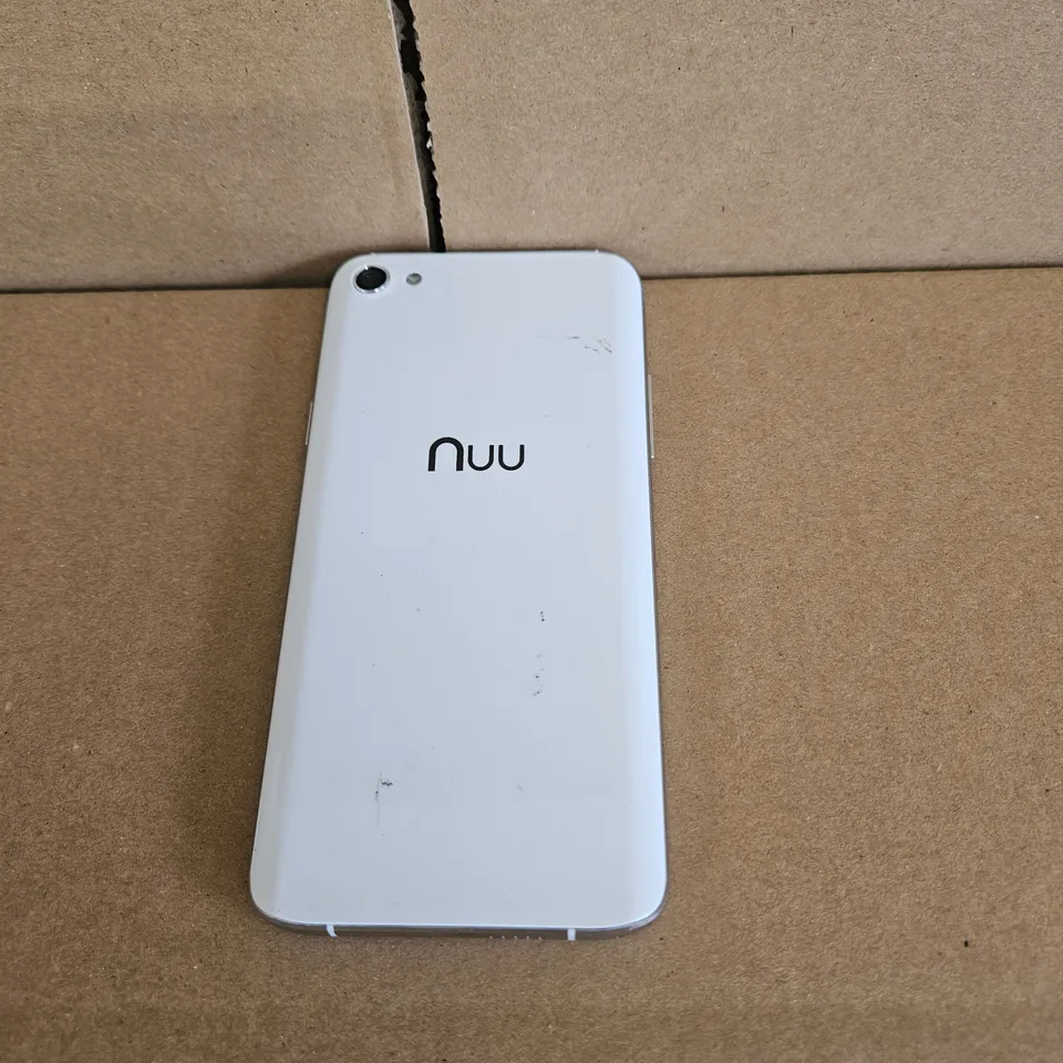 NUU SMART PHONE 