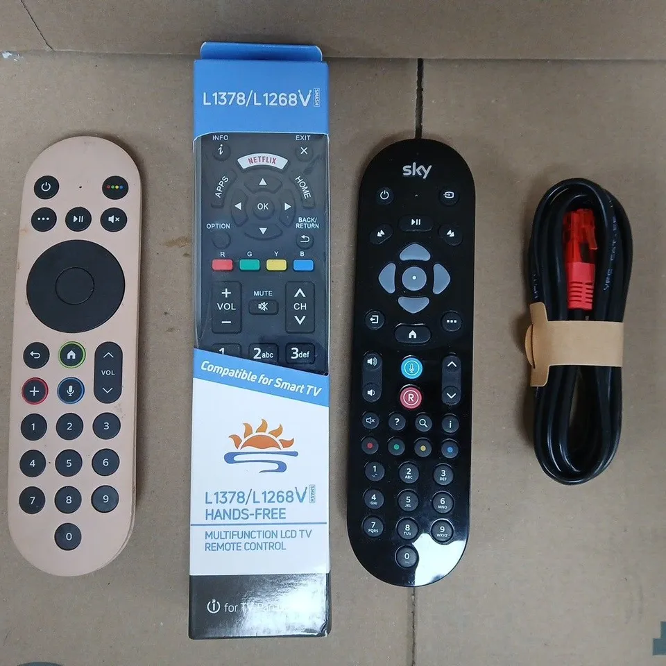 APPROXIMATELY 10 ASSORTED HOUSEHOLD ELECTRICAL ITEMS TO INCLUDE VARIOUS REMOTES AND CABLES, ETC