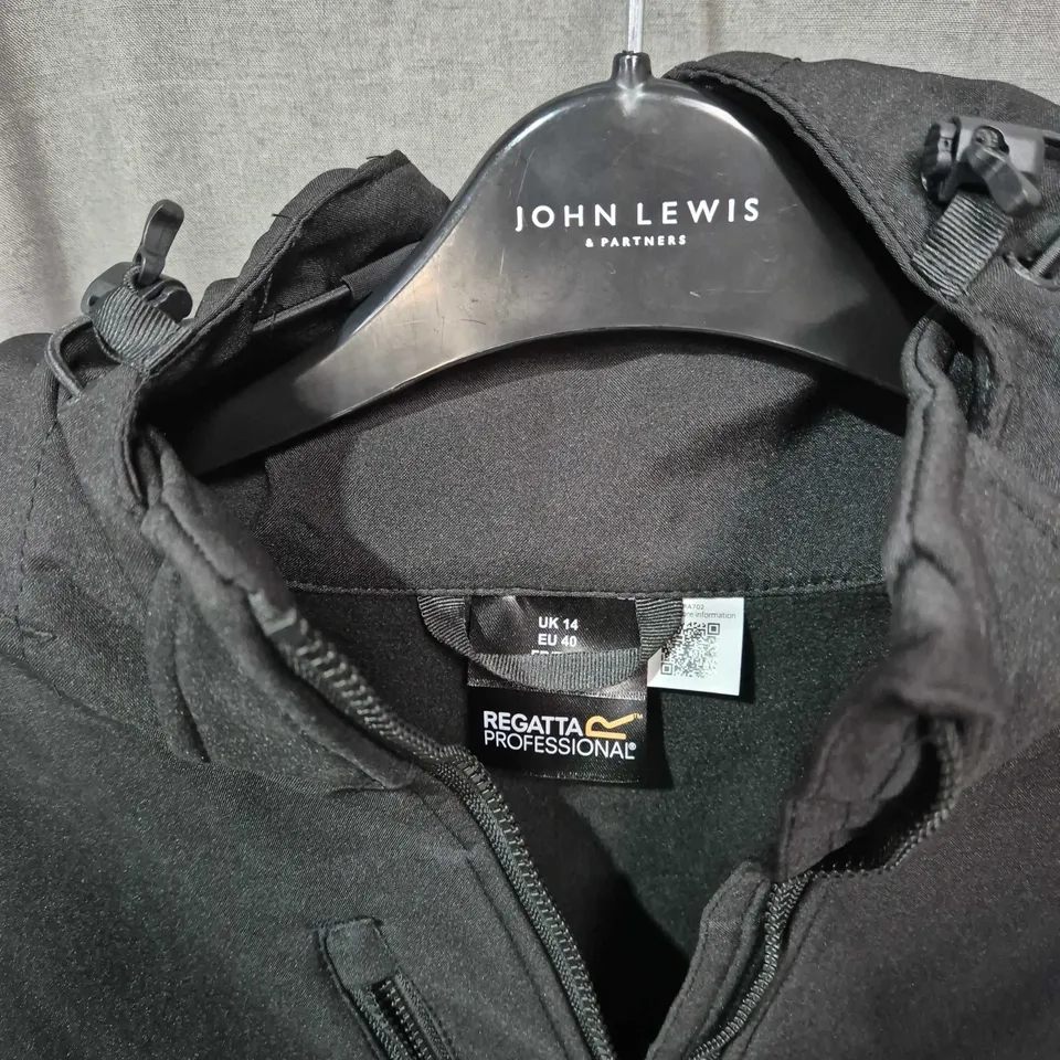 REGATTA PROFESSIONAL WOMEN'S HOODED JACKET – UK 14 (EU 40), BLACK