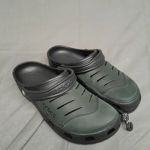 UNBOXED PAIR OF BLACK BOGOTA CROCS UK 11