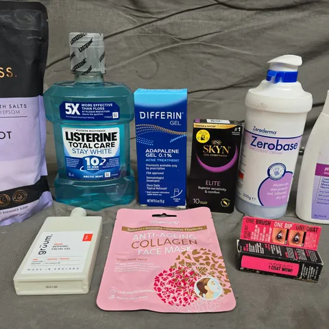 APPROX 12 ASSORTED BEAUTY PRODUCTS TO INCLUDE LISTERINE MOUTHWASH, ZEROBASE CREAM, GRUUM FACIAL OIL, ETC