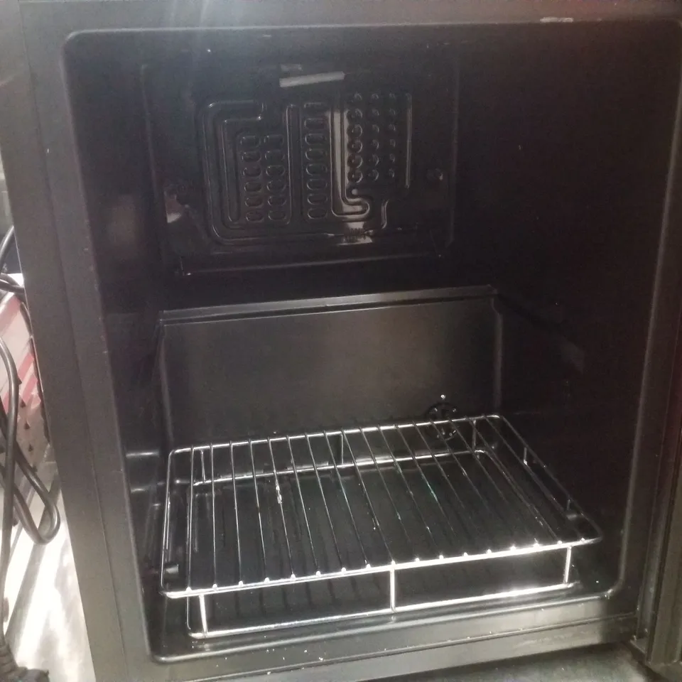SUBCOLD SUPER 50UCC TABLE TOP DISPLAY FRIDGE