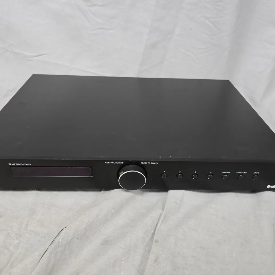 TIBO TT 420 DAB/FM TUNER – BLACK