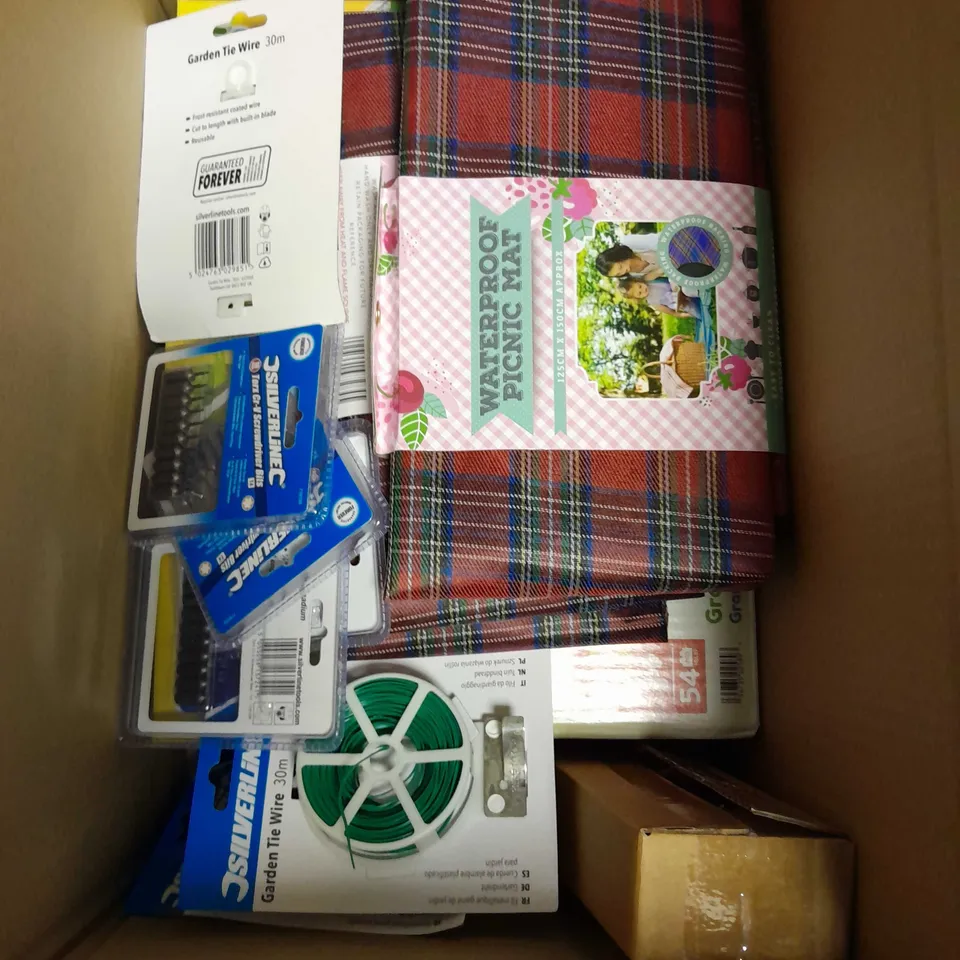 BOX OF APPROX 8 HOUSEHOLD ITEMS TO INCLUDE WATERPROOF PICNIC MAT, FORMULA 1 2D LEGEND CAR AIR FRESHENER AND SILVERLINE GARDEN WIRE 30M ETC