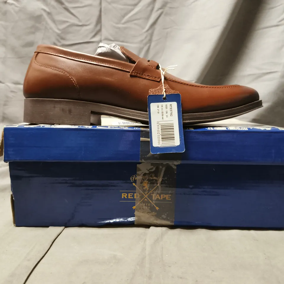 BOXED PAIR OF RED TAPE LOAFERS IN BROWN SIZE UK 10