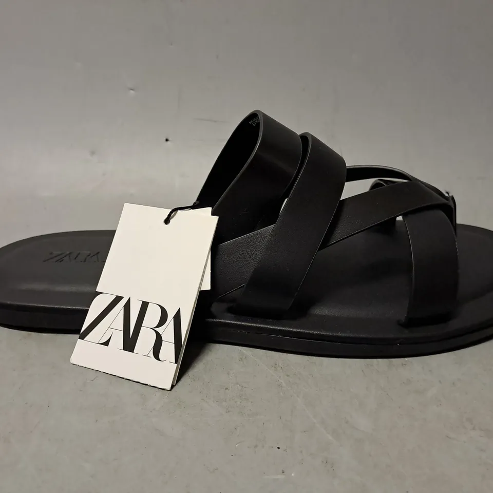 ZARA BLACK OPEN TOE POST SANDALS - UK 7 