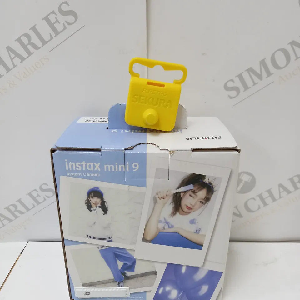 BRAND NEW BOXED FUJIFILM INSTAX MINI 9 INSTANT CAMERA