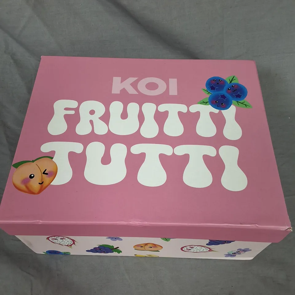 BOXED KOI CANDY CUDDLES SPARKLING TRAINERS - UK 5