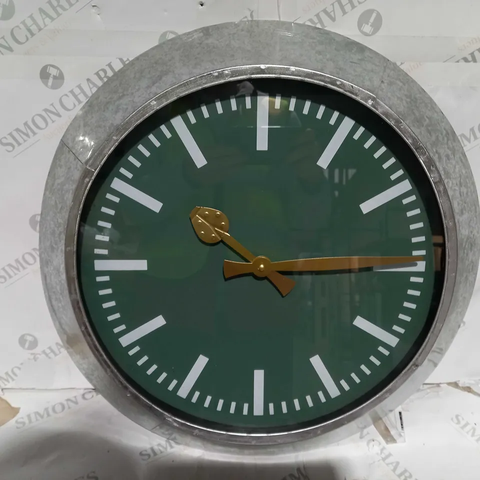 BOXED LARGE OUTDOOR GALVANISED STEEL CLOCK - GREEN FACE